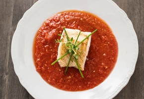 Pannestekt torskefilet med ratatouille og polenta