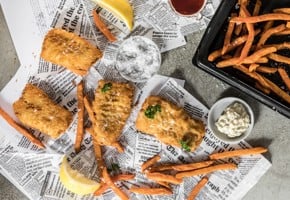 Sprøbakt torsk med søtpotetfries og remulade